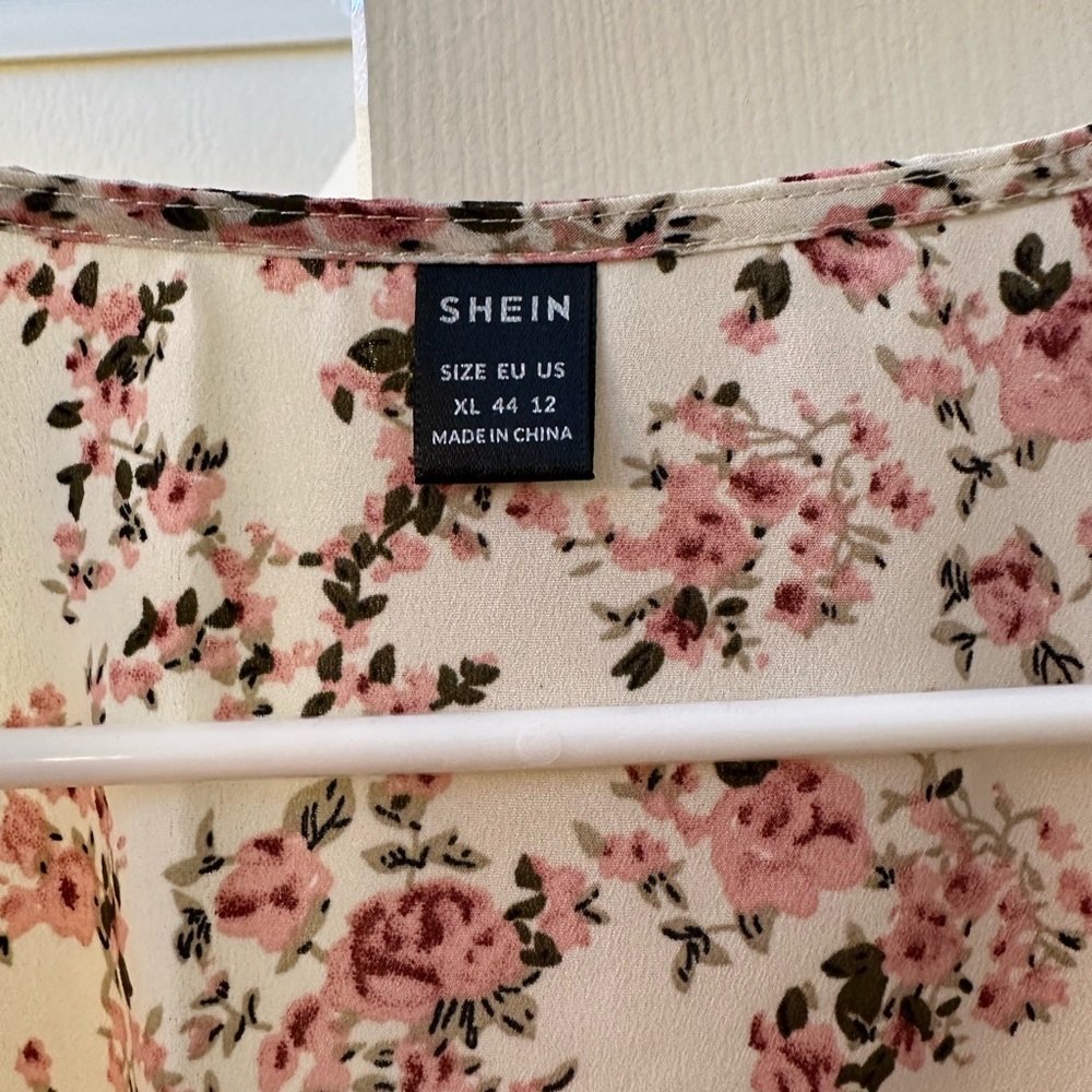 Shein floral crop top - Picture 3 of 6